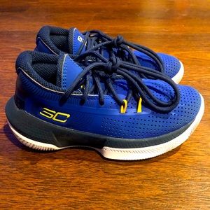 Kids Under Armor / Steph Curry / size 12 kids